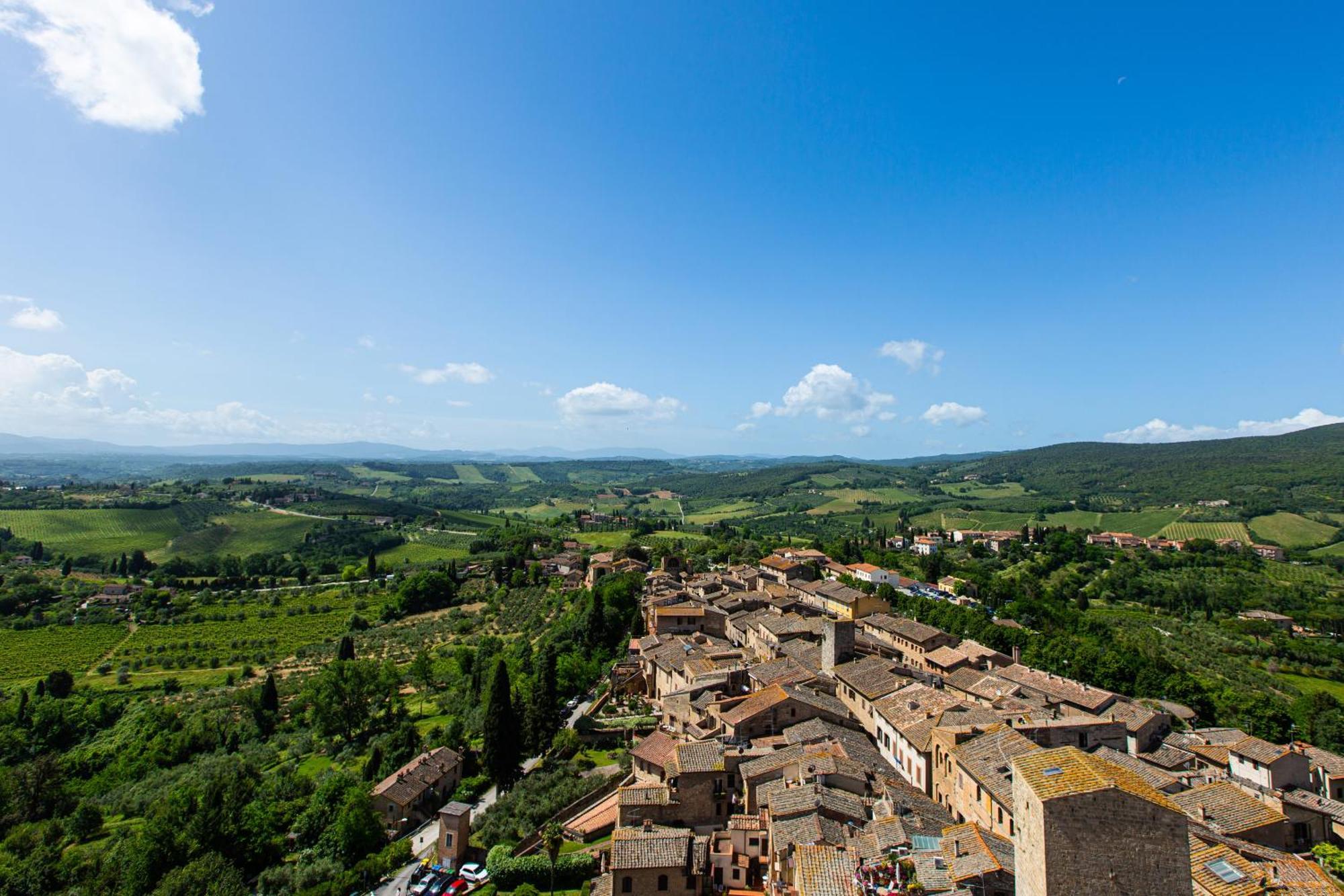 The Artists' Tower - Amazing View From The Tower Apartment San Gimignano Bagian luar foto