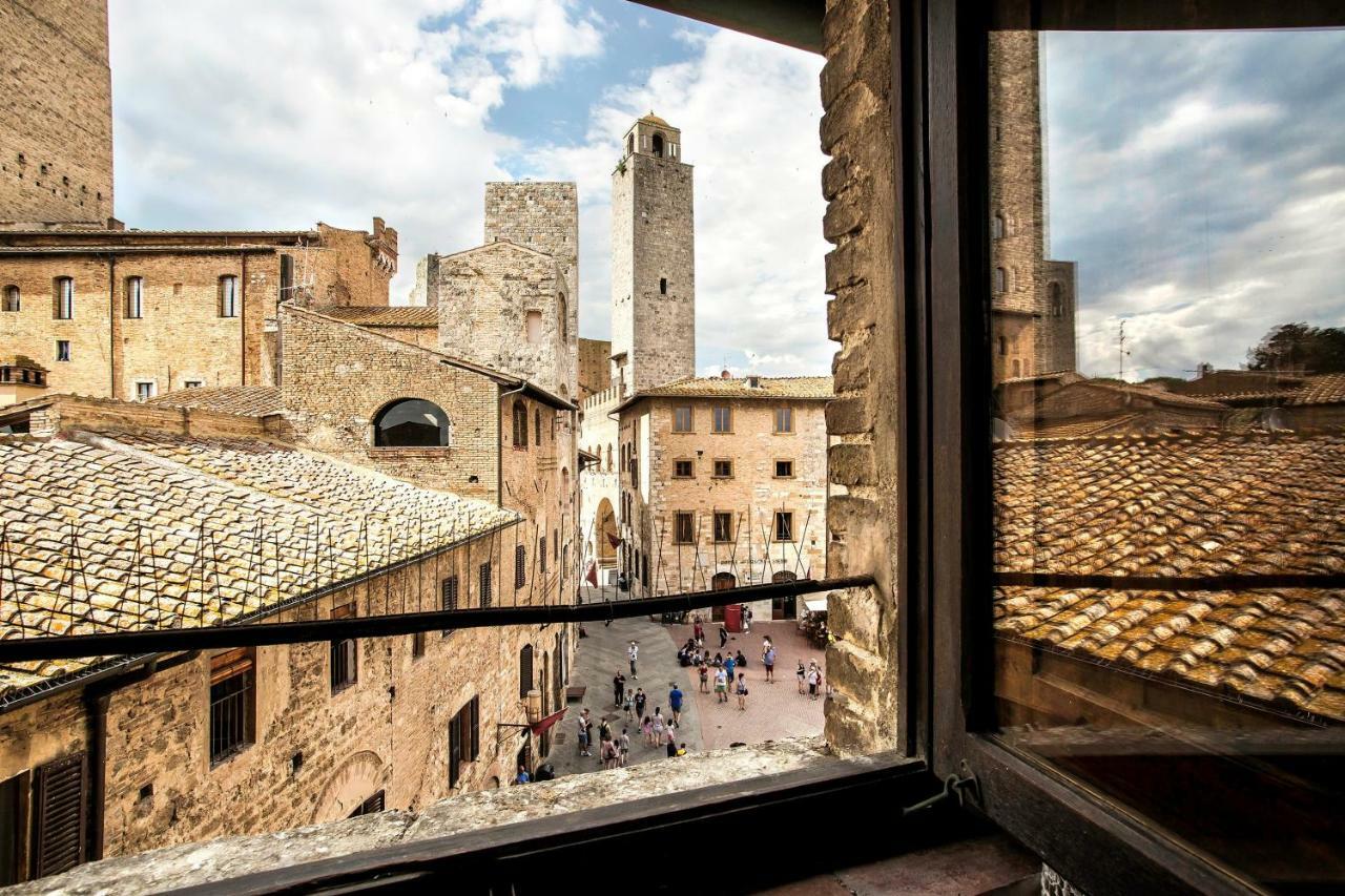 The Artists' Tower - Amazing View From The Tower Apartment San Gimignano Bagian luar foto